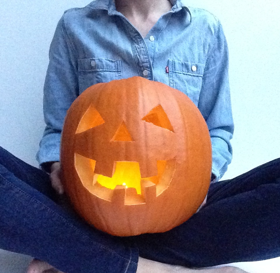 A Sunday Morning With Tutorial Per Realizzare Una Zucca Decorativa Di Halloween Con L Aiuto Di Uno Stencil