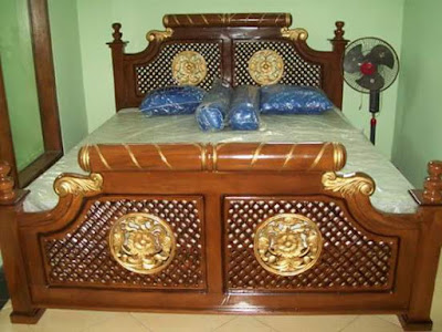 tempat tidur kayu