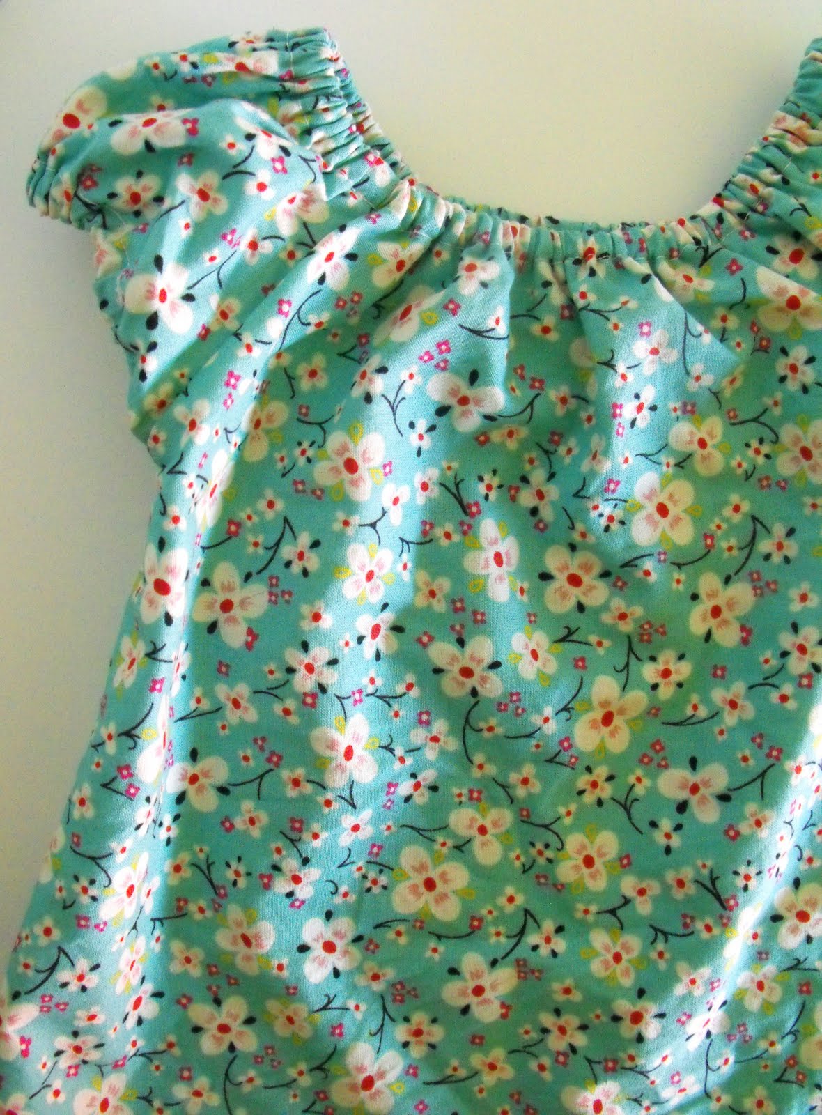 Fussy Cut: a summer dress and a fabric destash