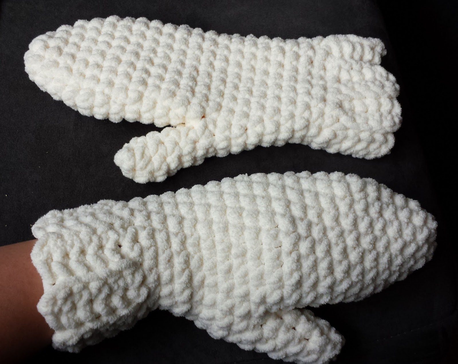 Fast Blanket Mittens -free crochet pattern-
