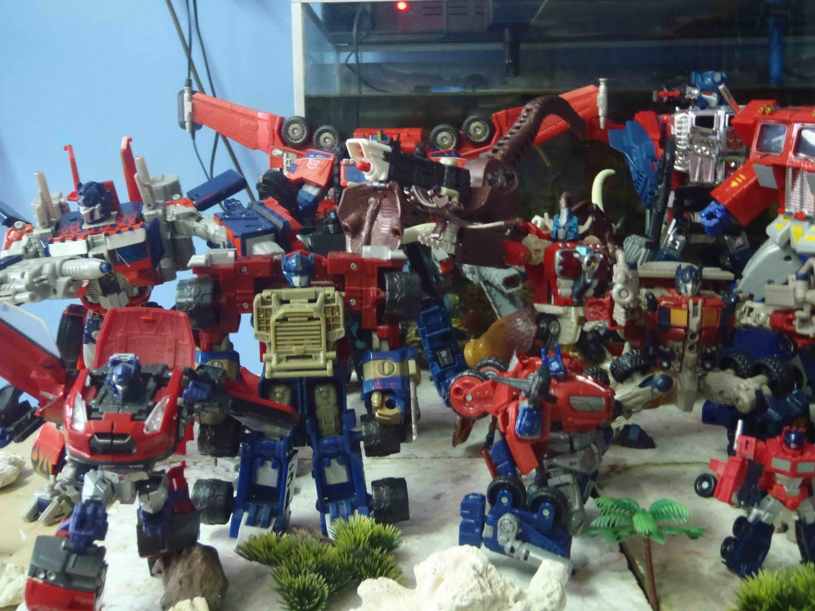 New Planet Cybertron: Various Transformers Diorama