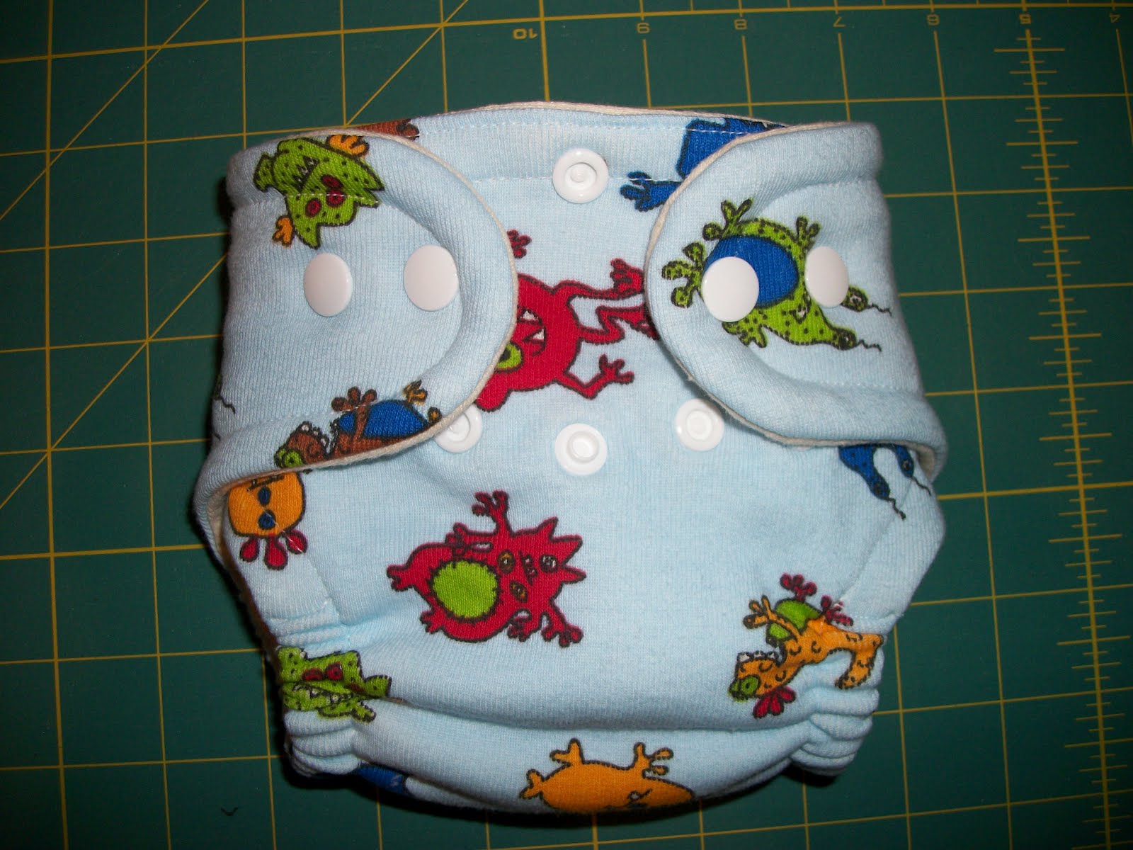 simple-diaper-sewing-tutorials-fitted-diaper-pattern-templates