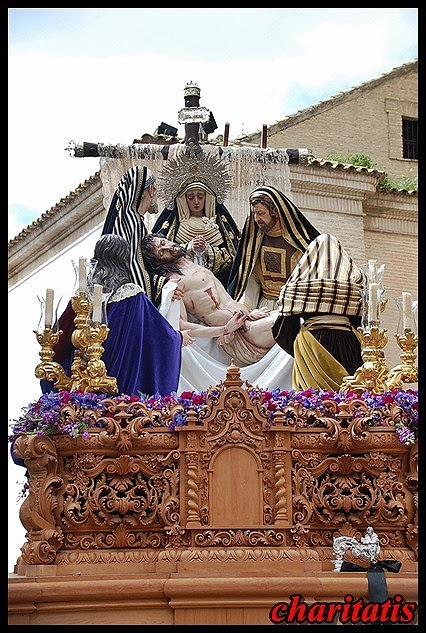 LA HERMANDAD DE LA PIEDAD OS DESEA FELIZ AÑO NUEVO UBI PIETAS IBI