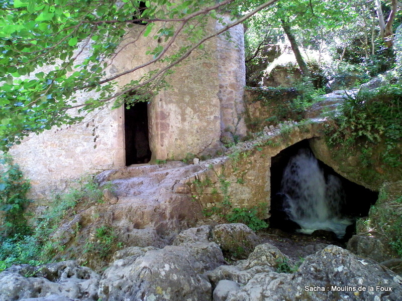Un jour....Une photo ! Les de la Vis et moulins de la Foux Navacelles Causse du Larzac