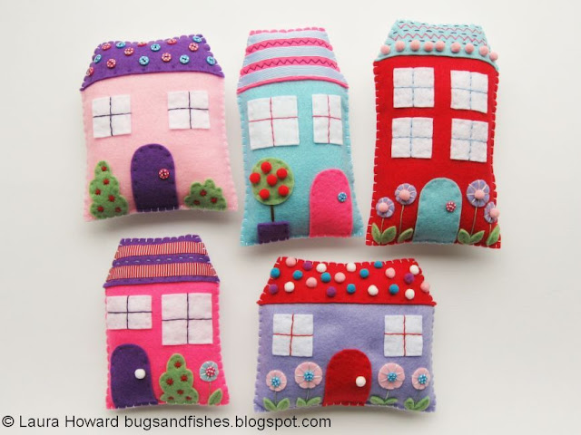Christmas Crafting: Felt Gingerbread Houses Tutorial felt houses