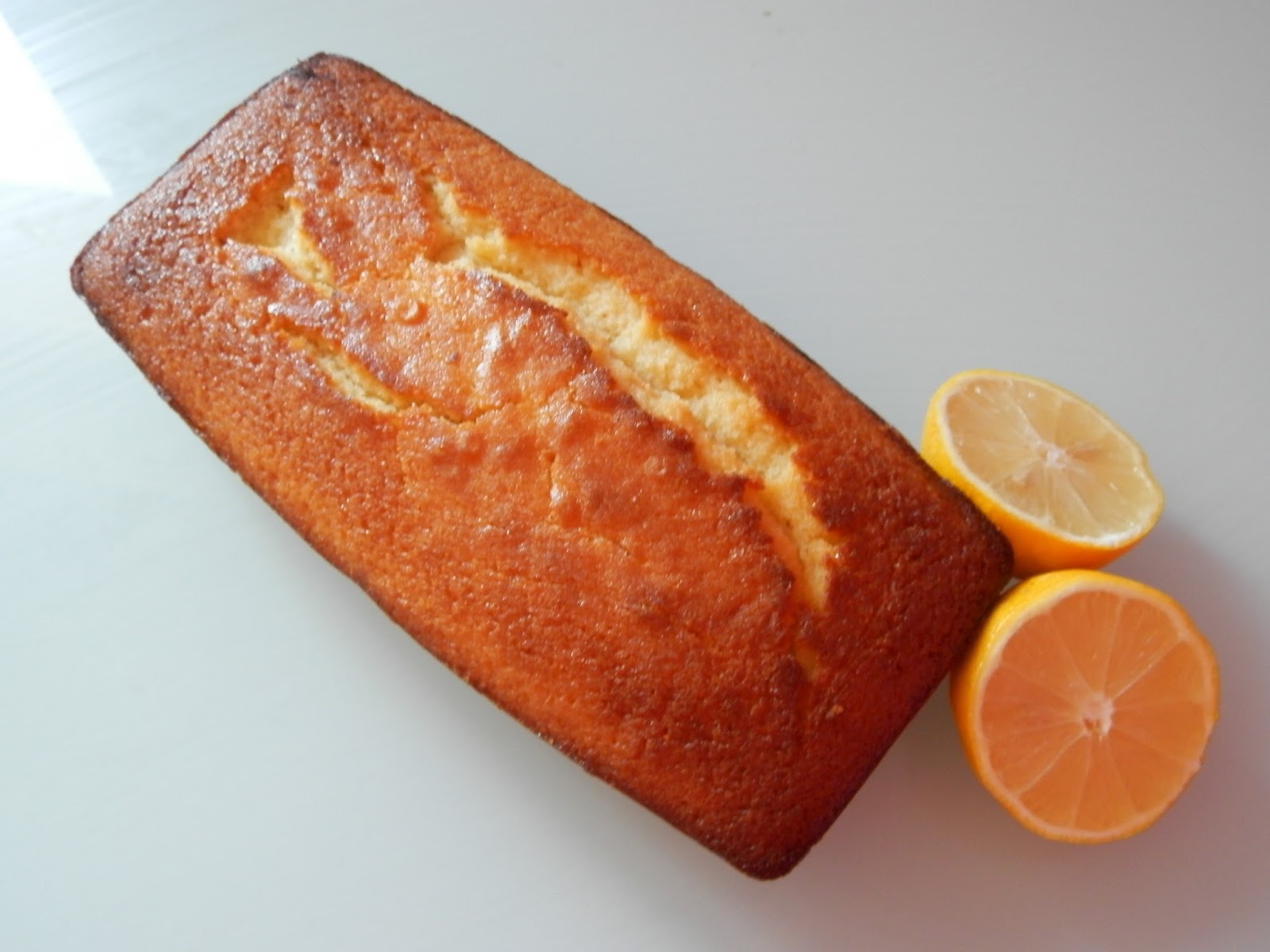 La cuisine de Yasemin: Cake au citron avec glaçage