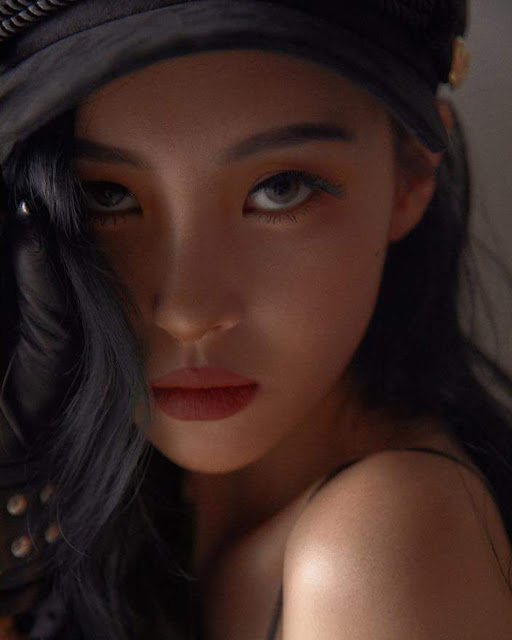 Sunmi Poses Coolly In A New Photoshoot! - KPop News