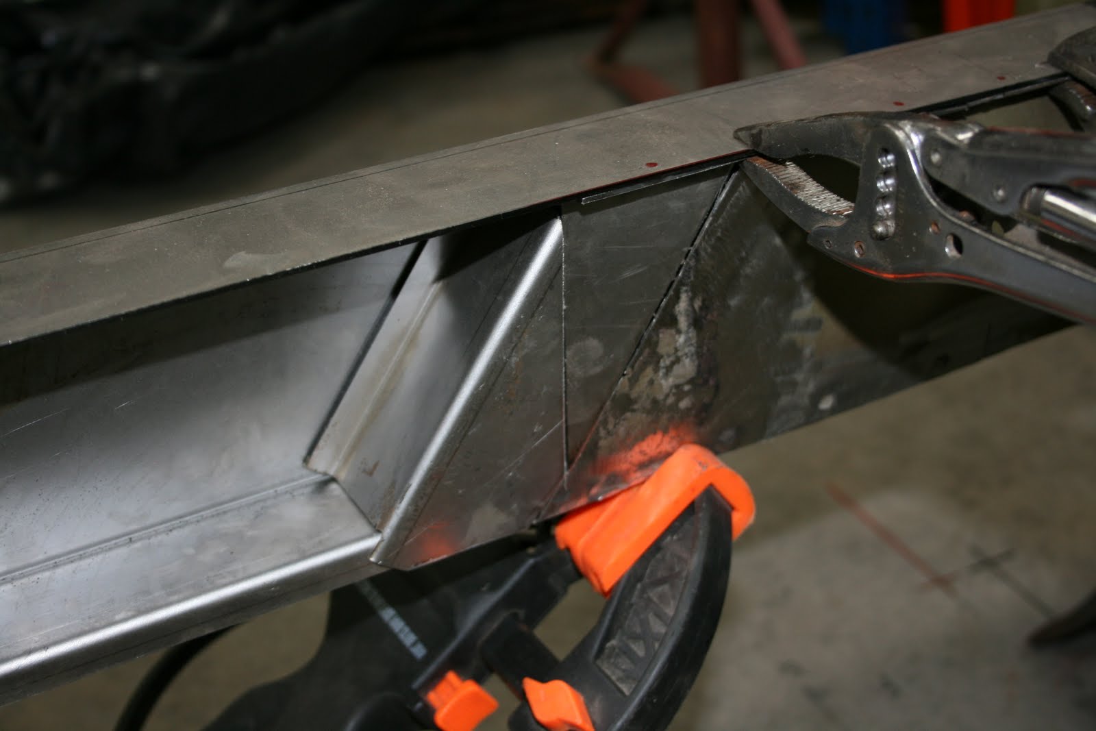 1952 Barn Door Restoration Welding The Chassis