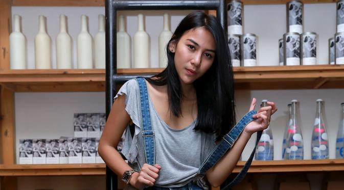 Biodata dan Foto Terbaru Adinda Thomas HD 2017 Hot Mu Mi