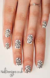 nail swirls dee