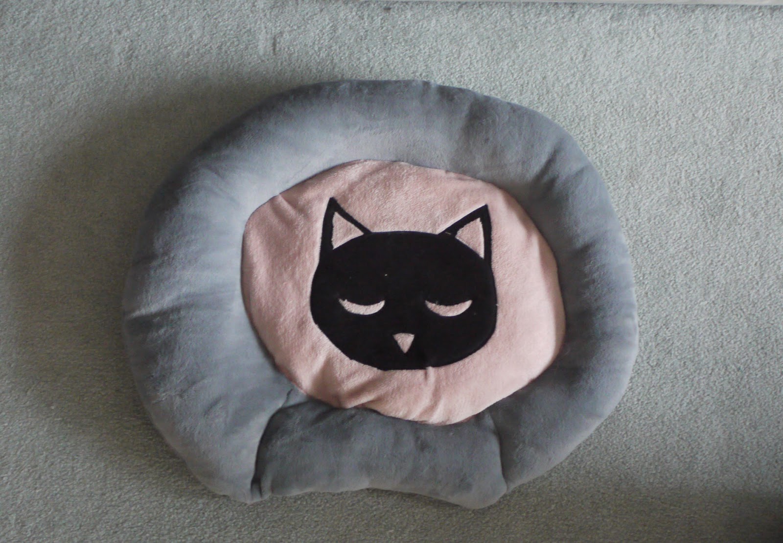 Dreamy Cat Bed Simplicity 8284