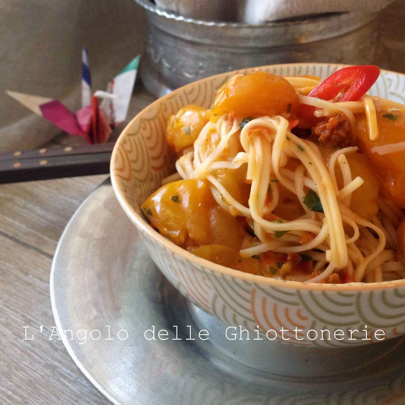 tagliatelle cinesi con datterino giallo, 'nduja, zenzero e vaniglia