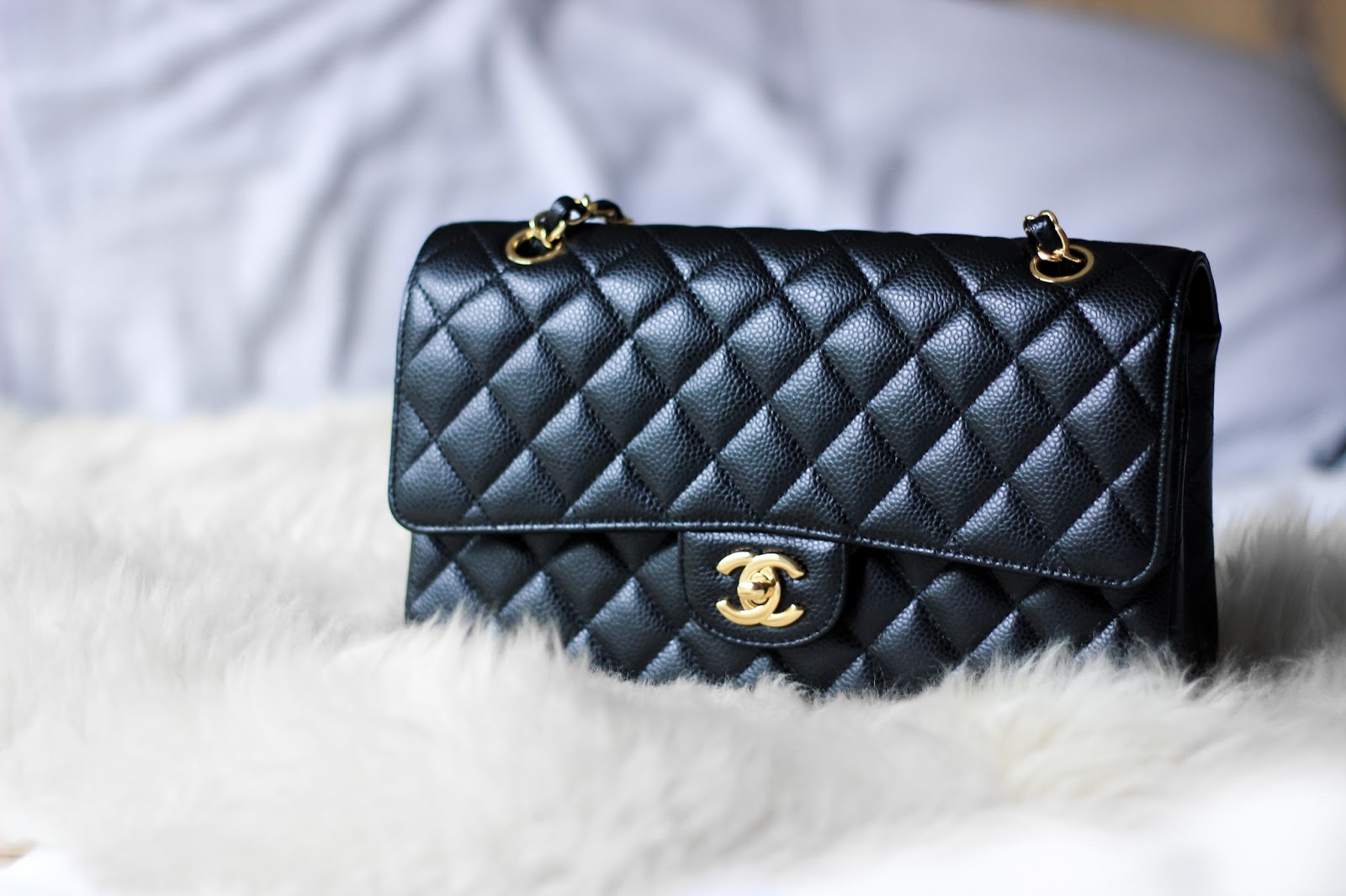 Wonderlijk Chanel Medium Classic Flap : A Review — Refined Couture BJ-92