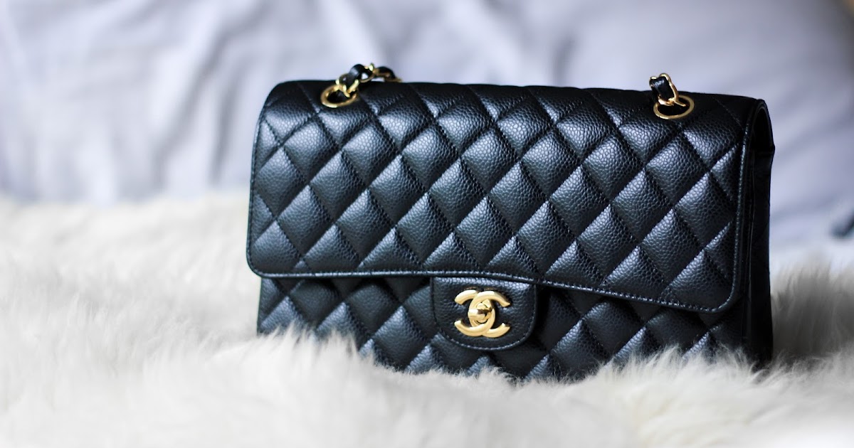 Chanel Classic Flap Bag Medium Review + How to Style + WHAT FITS INSIDE 