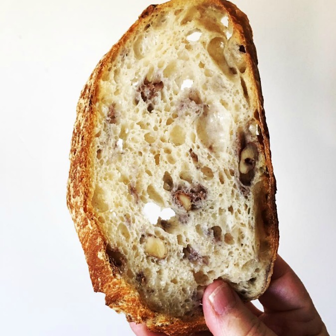 walnut levain bread