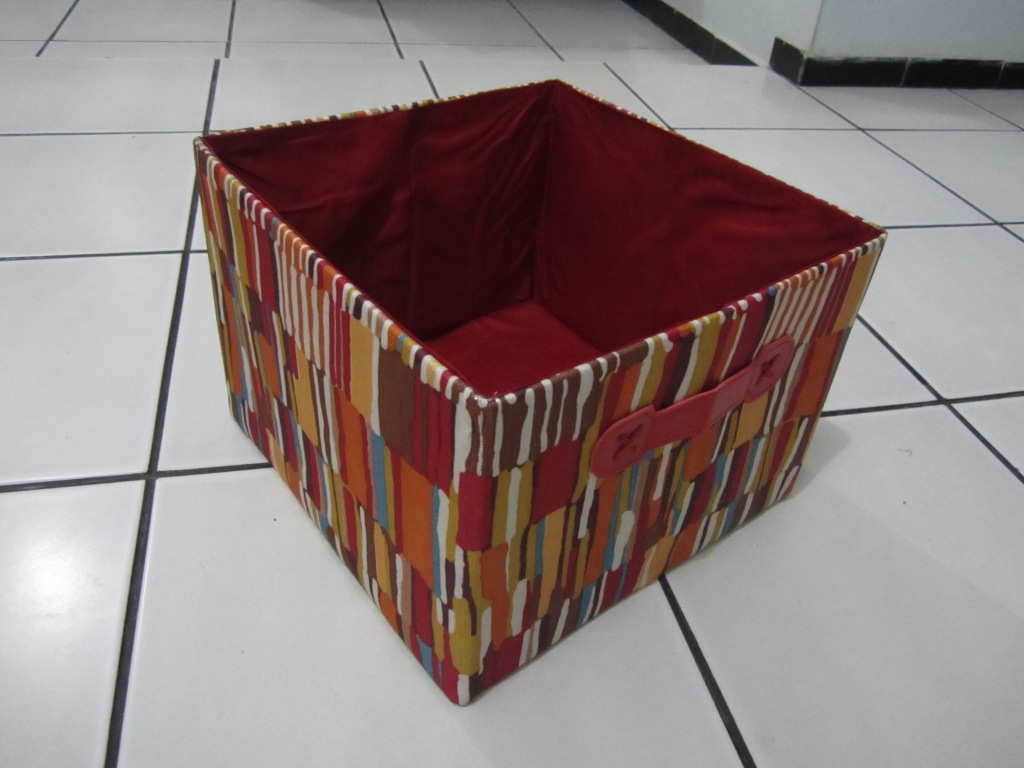 D Story of Me : Sasha WiryoAtmodjo: Memburu kotak seserahan