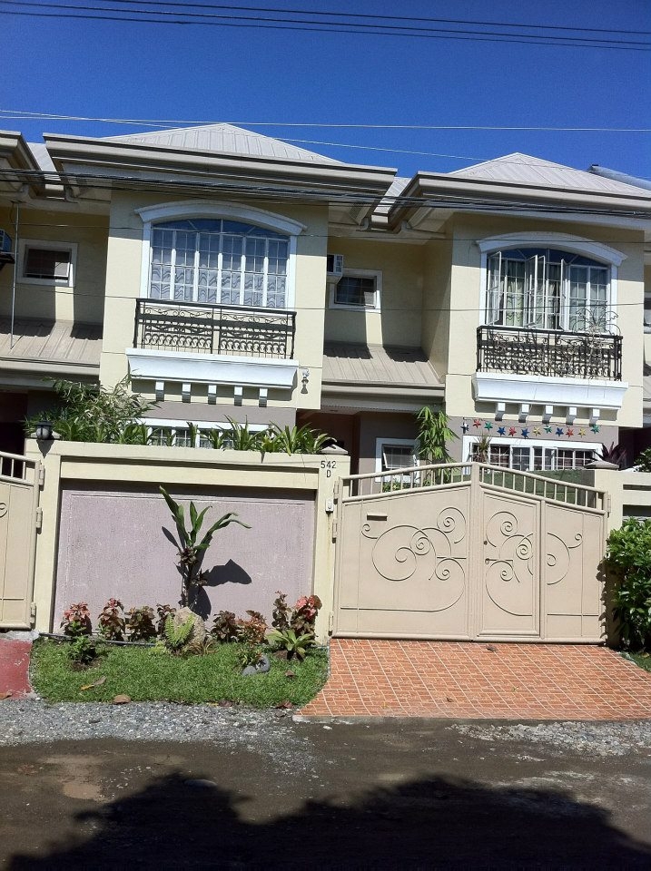Davao Home Provider FOR RENT Townhouse Fully Furnished, Juna