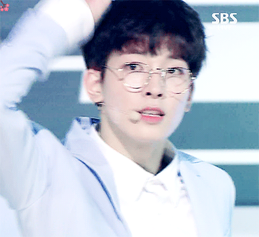 오늘자 하늘색 수트 세븐틴 원우 | 인스티즈