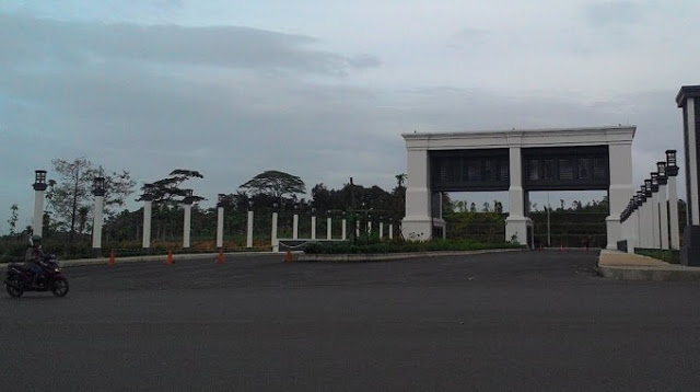 Inilah Sosok Haji Isam, Konglongmerat yang Datangkan Belasan Artis di Bone
