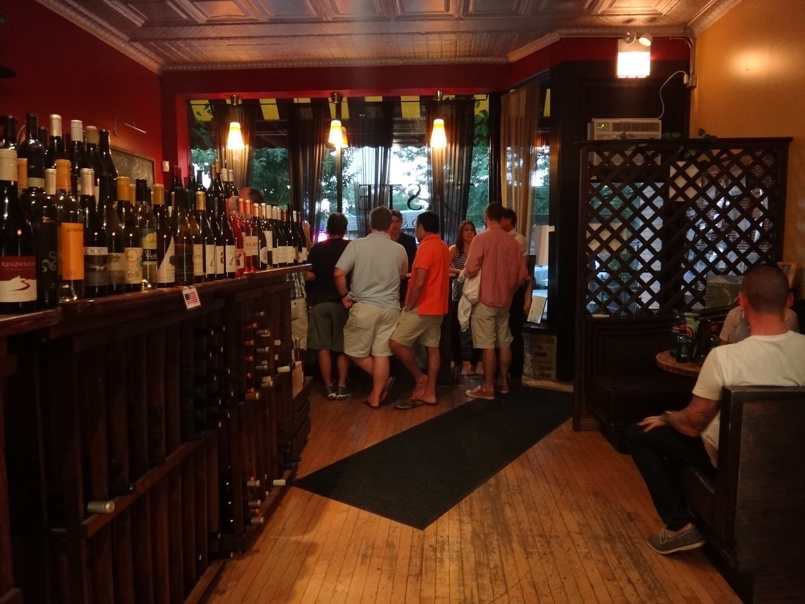 Rogers Park in 1,000 words Tonight's wine tasting at Taste Food & Wine