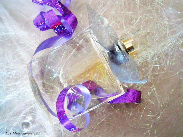 Le flacon "Sourire de Cristal" de Lancôme - Les Mousquetettes©