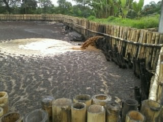 dengan menggunakan proses sawit yang meminimalisir air limbah