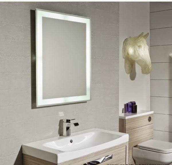 Dark spots on the mirror in the bathroom and how to avoid them