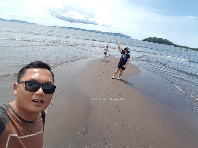 Pantai Surabaya, Wineru, Likupang Timur: Keluarga Suwanto +jelajahsuwanto
