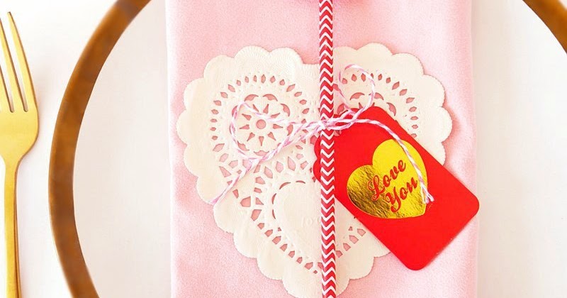 Last Minute Valentine's Day DIY Table Decor - Party Ideas | Party