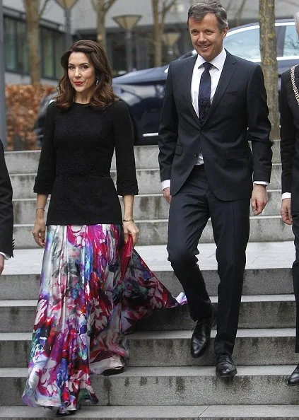 Crown princess mary wore Dolce and Gabbana floral skirt and carried Carlend Copenhagen Vanessa red Clutch bag