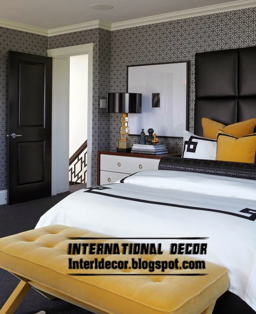 Black and white wallpaper in the interior