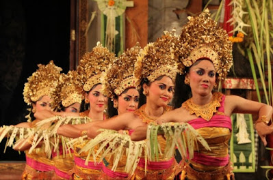 "Pendet Dance" Beauty Dance From Bali