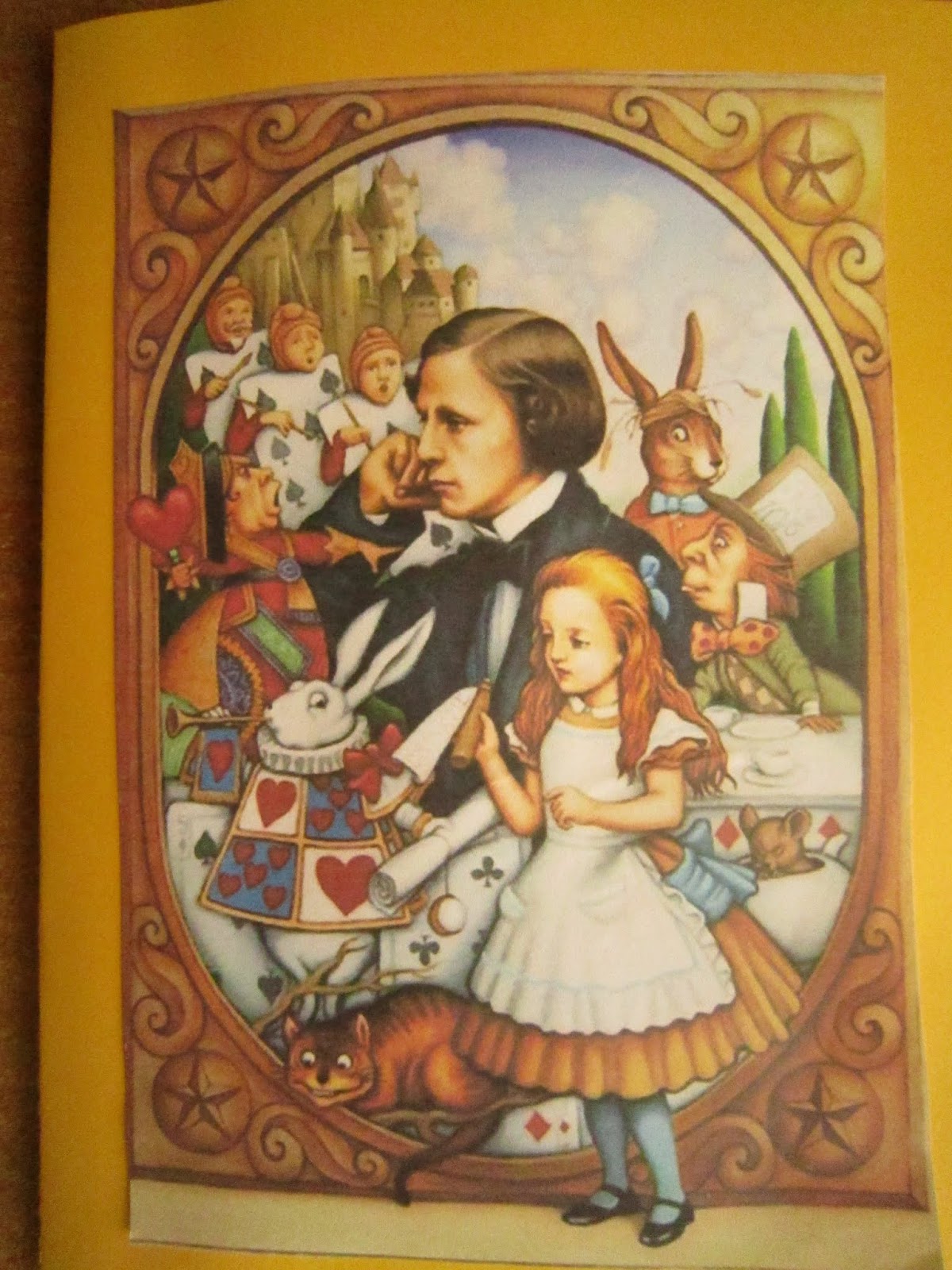 Сказку про алису в зазеркалье. Кэрролл Льюис "Алиса в стране чудес". Алиса. «Алиса в стране чудес» и «Алиса в Зазеркалье» Льюис Кэрролл. Льюис Керрол: «Алиса в стране чудес». Льюис Кэролл Алиса книга.