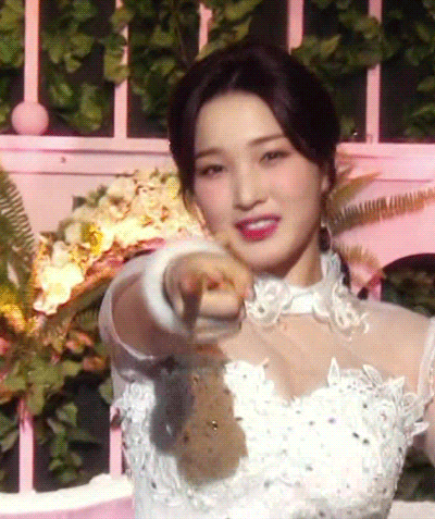 묵직한 라붐 율희.gif2