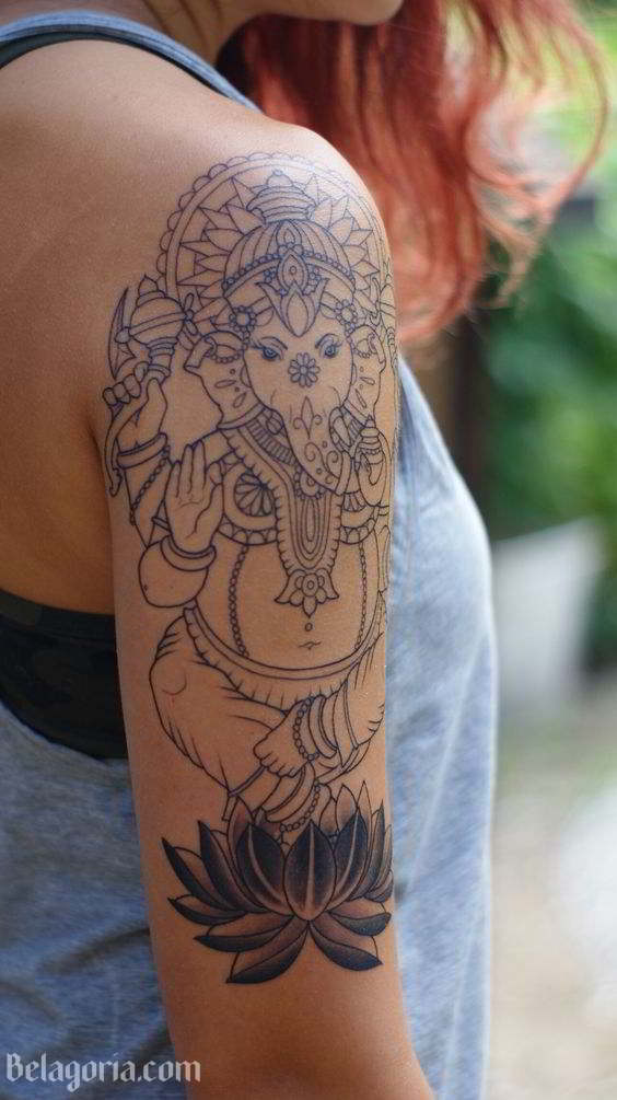 un tatuaje hindu para mujer