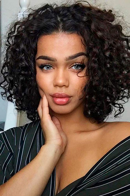 27+ Short Curly Hairstyles for Women 2018 - 2019 - LatestHairstylePedia.com