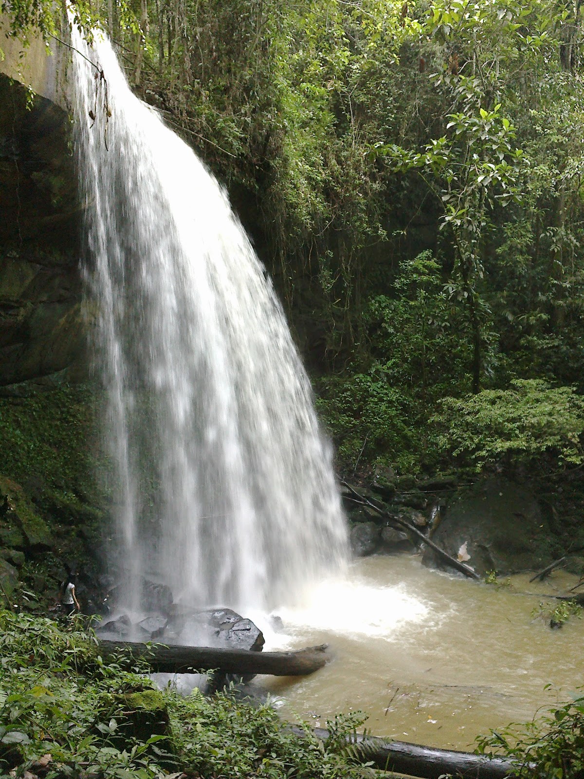 7 Air Terjun yang Masih Alami di Kalimantan Barat | Destinasi Wisata