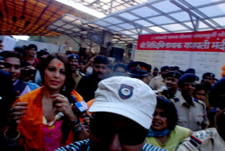 Bipasha Basu at Siddhivinayak's Ganpati visarjan