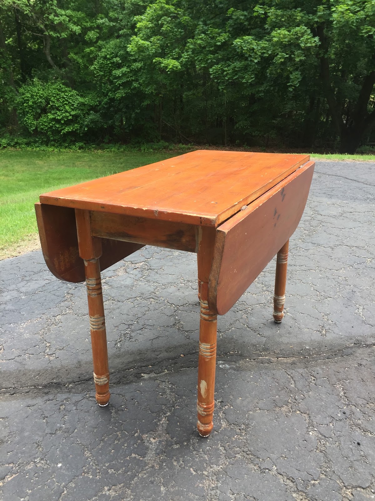 Drew Danielle Design: Black Drop Leaf Table