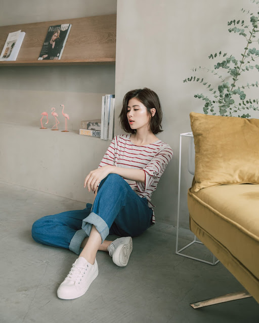 慕蓉實穿著山稜線上漫步七分寬袖上衣