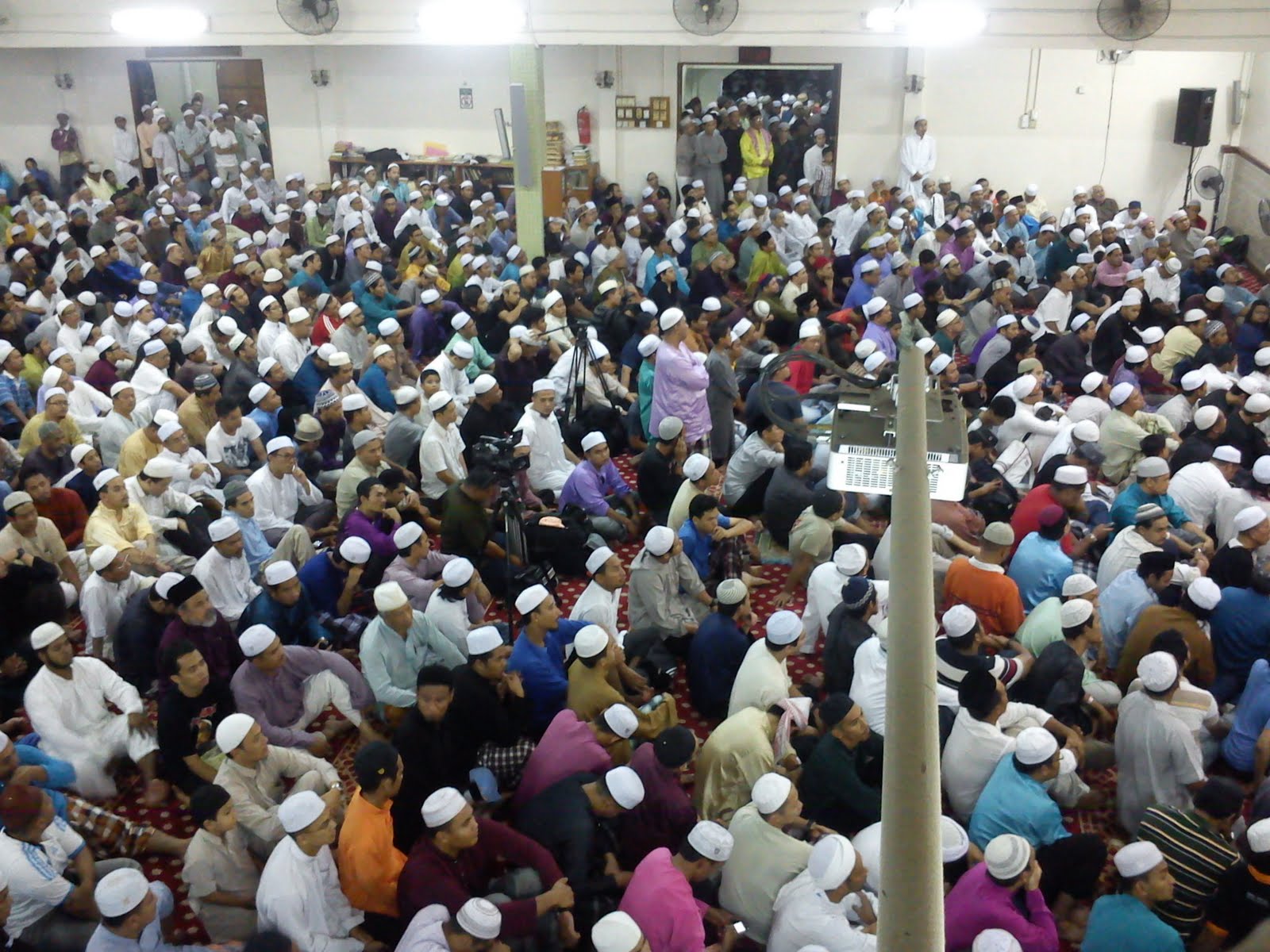 PENTAS HIDUP AURORA: Santai Ramadhan bersama Ustaz Azhar Idrus