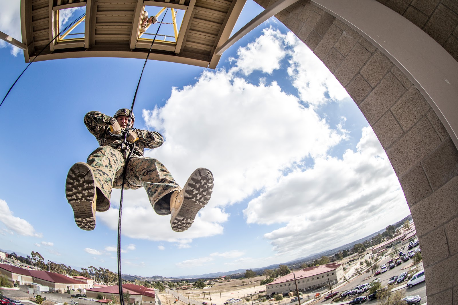 SNAFU! Helicopter Rope Suspension Techniques Master Course at Marine