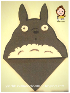 Marca-páginas-de-Totoro-en-Goma-Eva