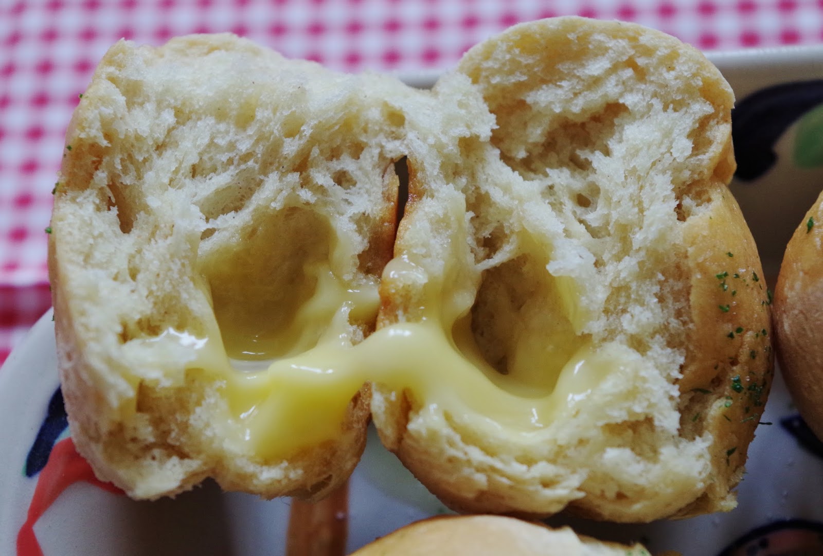 Cheesy Garlic Dough Balls with Violife |Euphoric Vegan