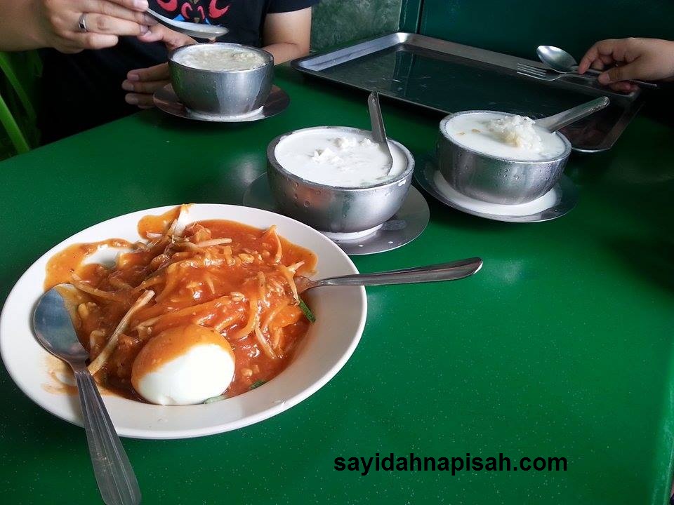 Pekena Rojak & Cendol Pulut di Restoran Haji Shariff Cendol, Seremban