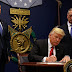 Keputusan Trump Sudah Berlaku, Penumpang Irak dan Yaman Tertahan di Airport
