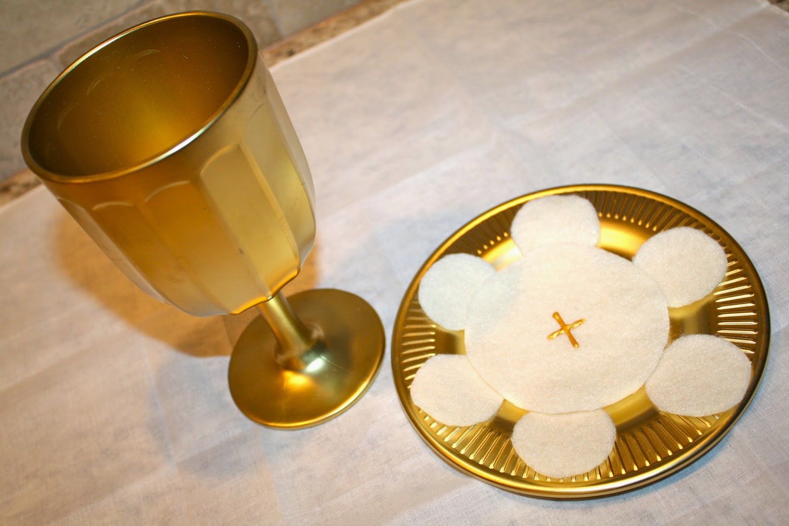 How to Make an Inexpensive, Homemade Mass Kit for your Kids Catholic