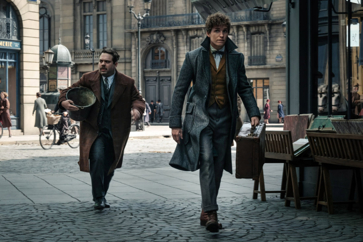 Newt Scamander and Jacob Kowalski in Fantastic Beasts and the Crimes of Grindelwald