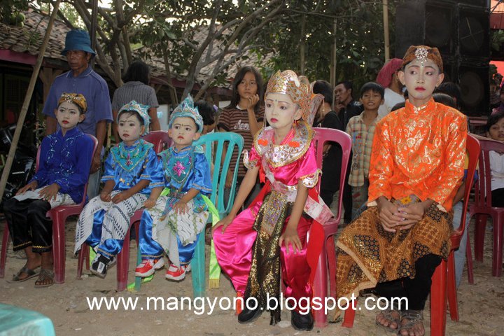 baju pengantin sunat adat jawa 