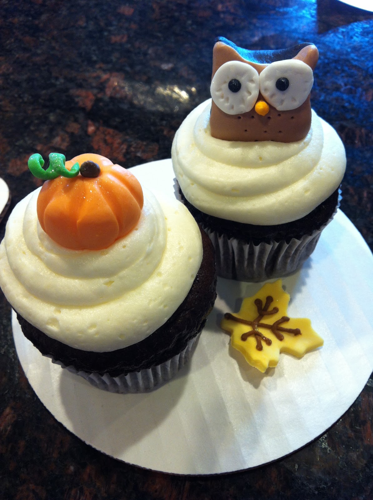 It's Sweet Autumn Baby Shower Cupcakes